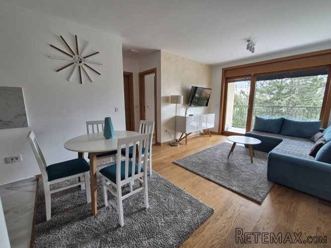 Stan na Zlatiboru , 50m od Mone , 3.0 , parking