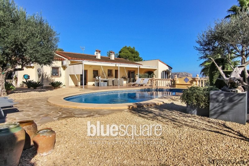Beautiful 4 Bedroom villa - 2