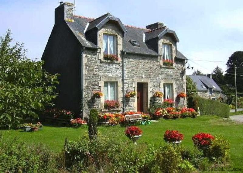 6 Bedroom Farm House For Sale