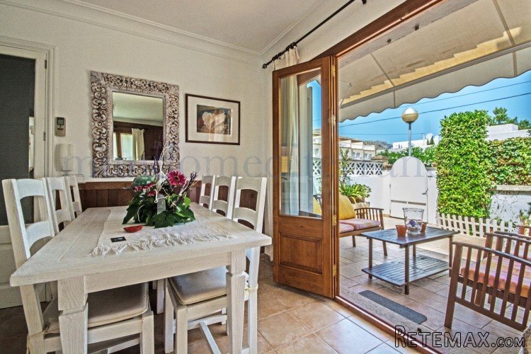 Ground floor with private pool and garden, located in the.. - 2