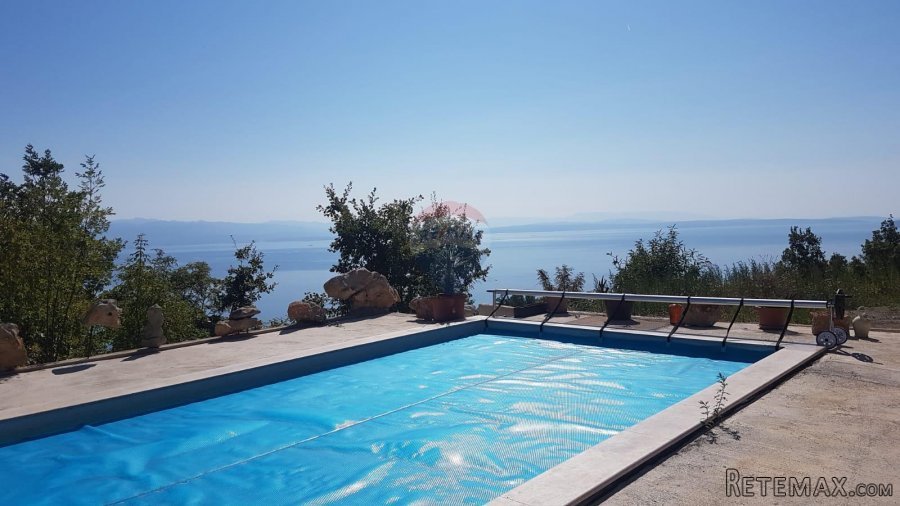 OPATIJA,DOBREĆ- Stan 98,75 m2 s pogledom na more - 2