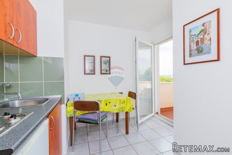 OTOK KRK-PUNAT kuća sa pet apartmana prvi red do mora - 2