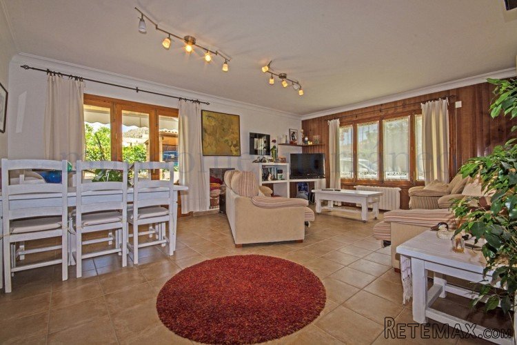Ground floor with private pool and garden, located in the.. - 3