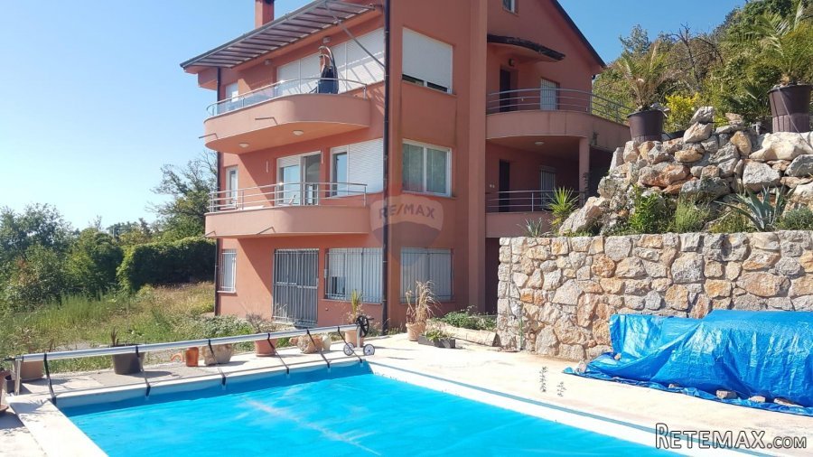 OPATIJA,DOBREĆ- Stan 98,75 m2 s pogledom na more - 3