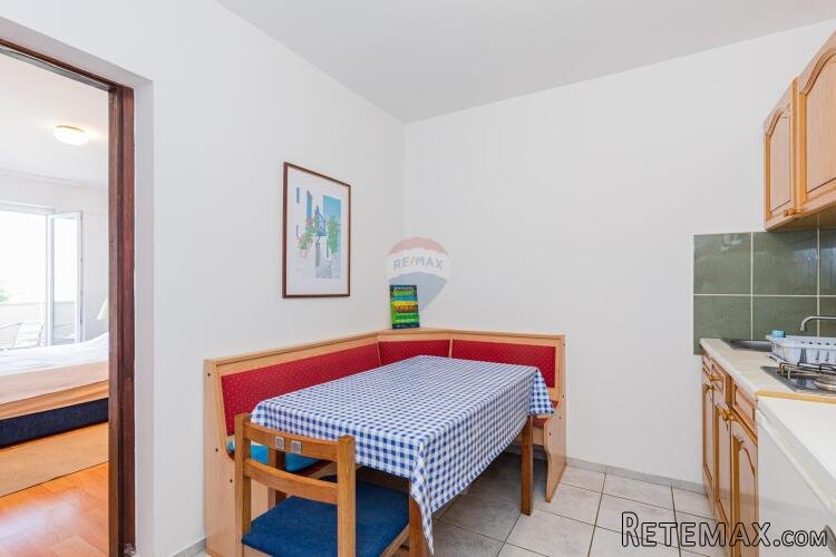OTOK KRK-PUNAT kuća sa pet apartmana prvi red do mora - 3