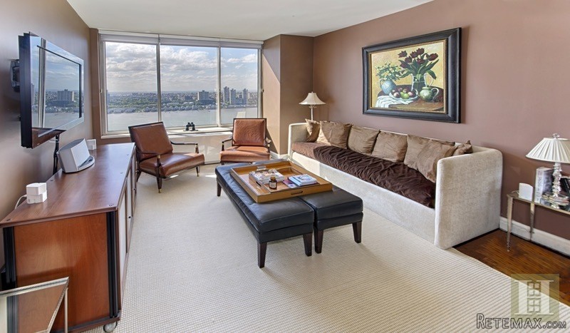2 bedroom Apartment For Sale: 200..