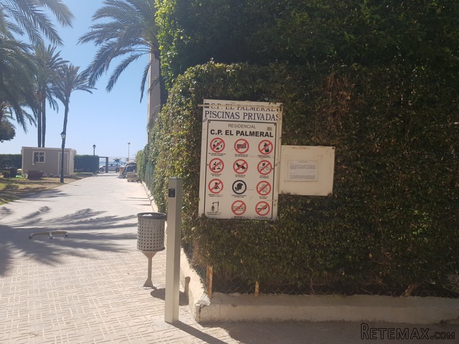 La casa tiene la entrada a 5m. de la playa pero no tiene.. - 4