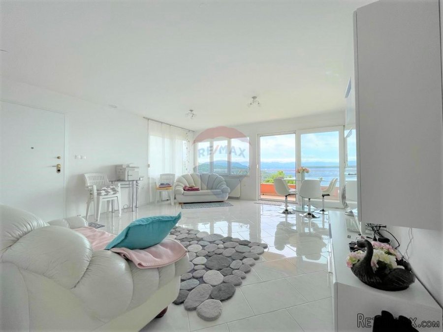 OPATIJA,DOBREĆ- Stan 98,75 m2 s pogledom na more - 4