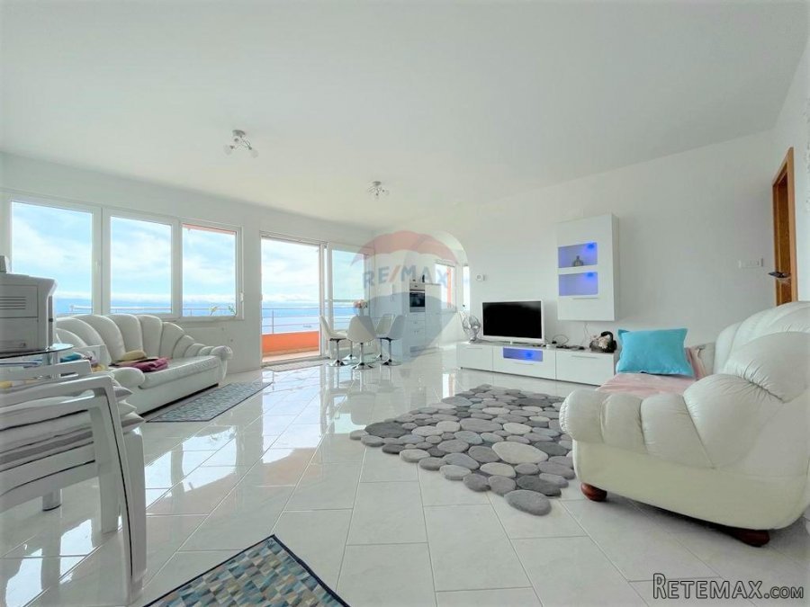 OPATIJA,DOBREĆ- Stan 98,75 m2 s pogledom na more - 5
