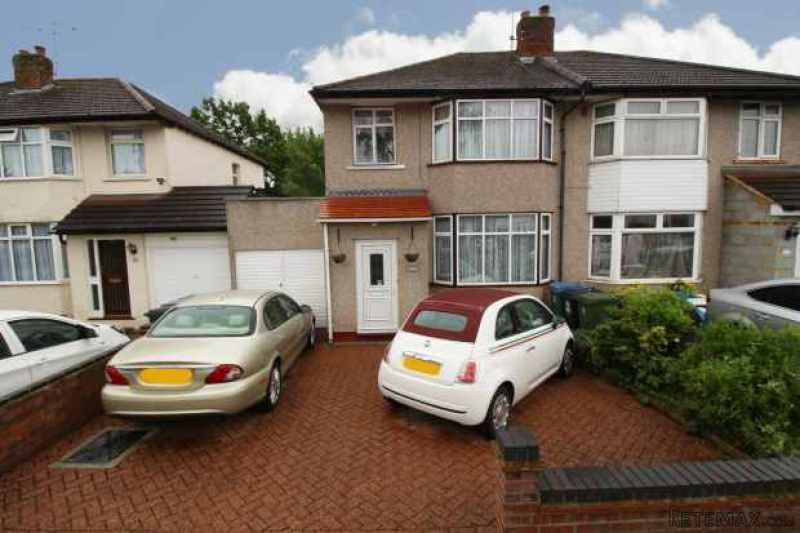 3 bedroom, Semi-detached House house..