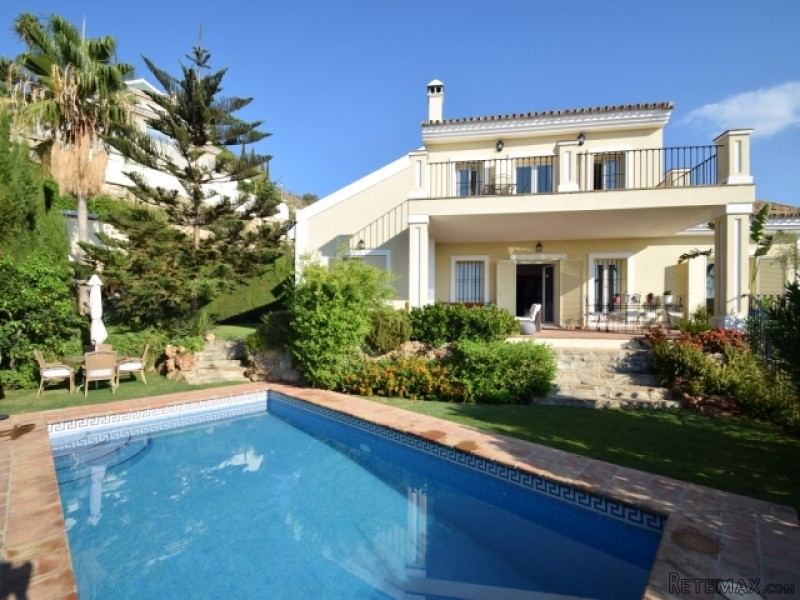 Villa For Sale In La Resina