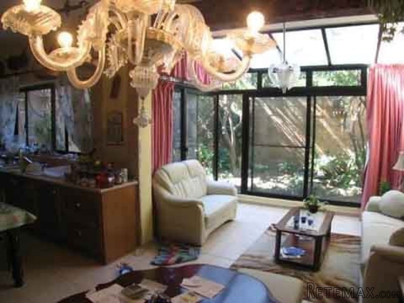 Terraced House, Luxurious Finish