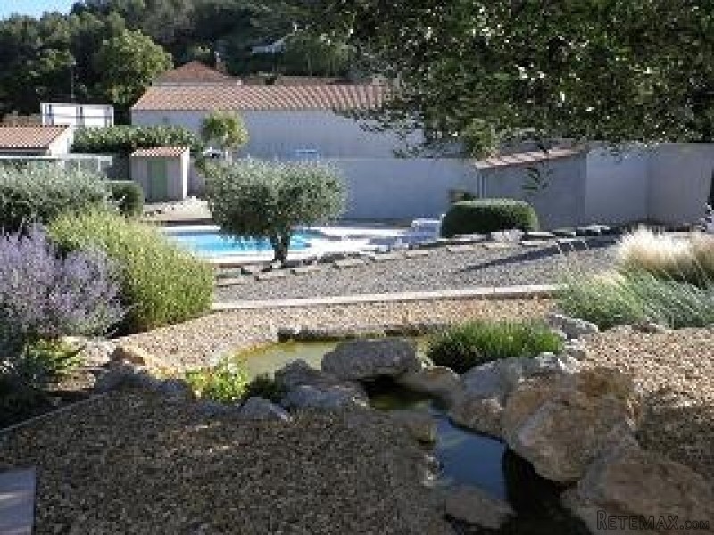 Well Renovated Villa With Large Garage.. - 2