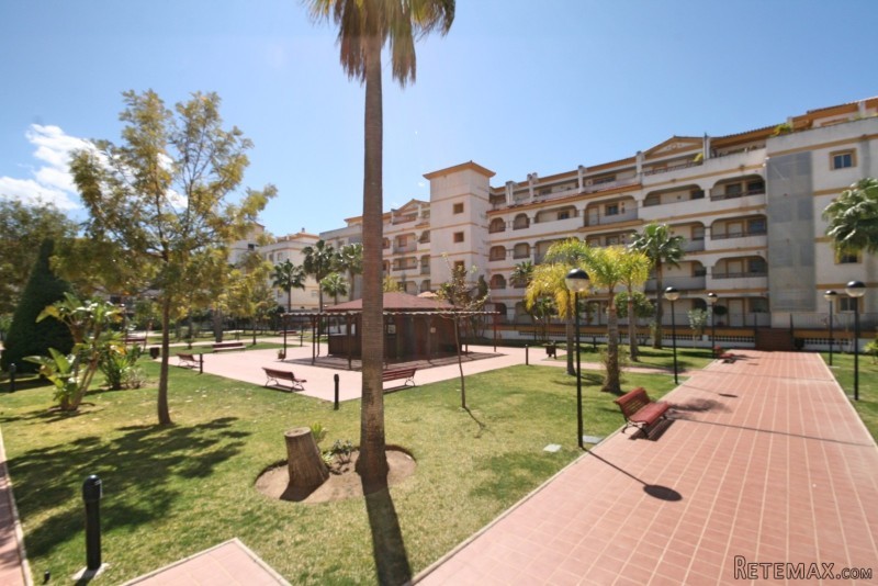 2 Bedroom Middle Floor Apartment