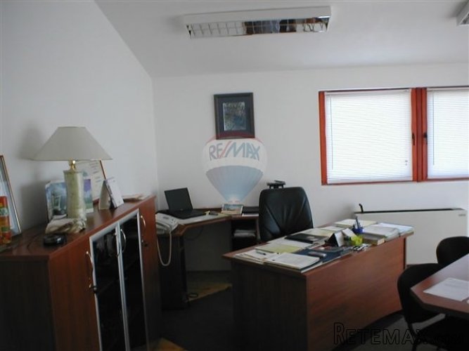 Buzet, stambeno-poslovni kompleks sa zemljištem - 4