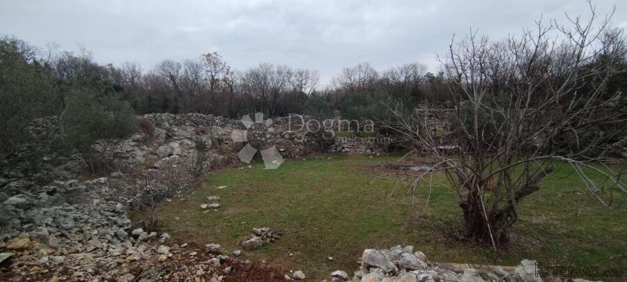 POLJOPRIVREDNO ZEMLJIŠTE BLIZU GRAĐEVINSKE ZONE - KORNIĆ - 3
