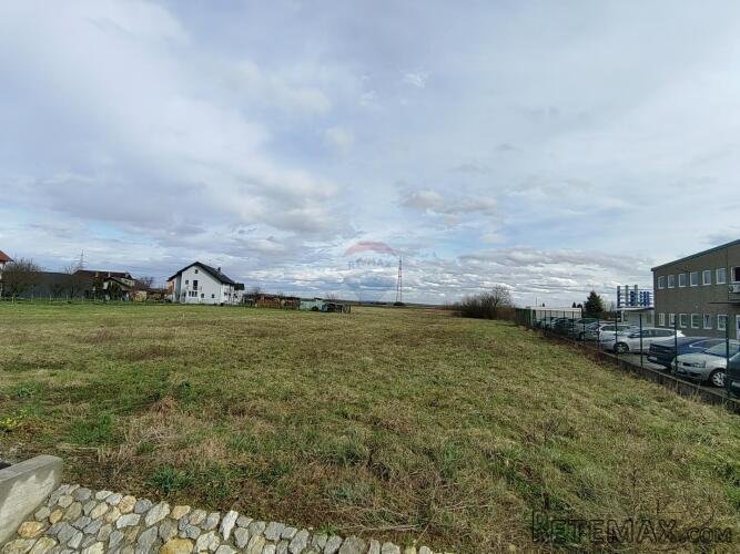 Rugvica - građevinsko zemljište 5115 m2 - 3