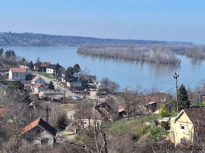 Odličan građevinski plac na Banoštoru