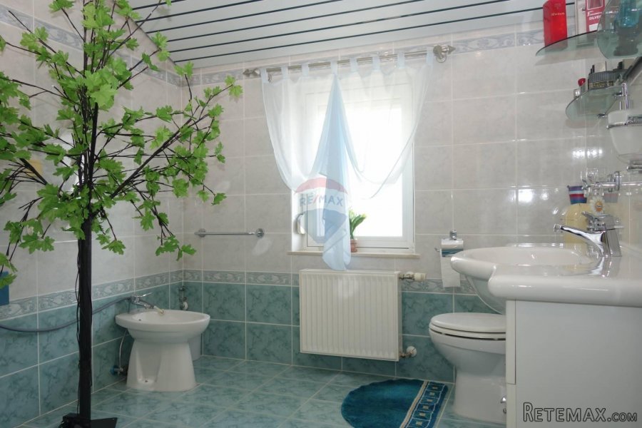 CRIKVENICA, Vila s bazenom, apartmanima i panoramskim pogled - 8