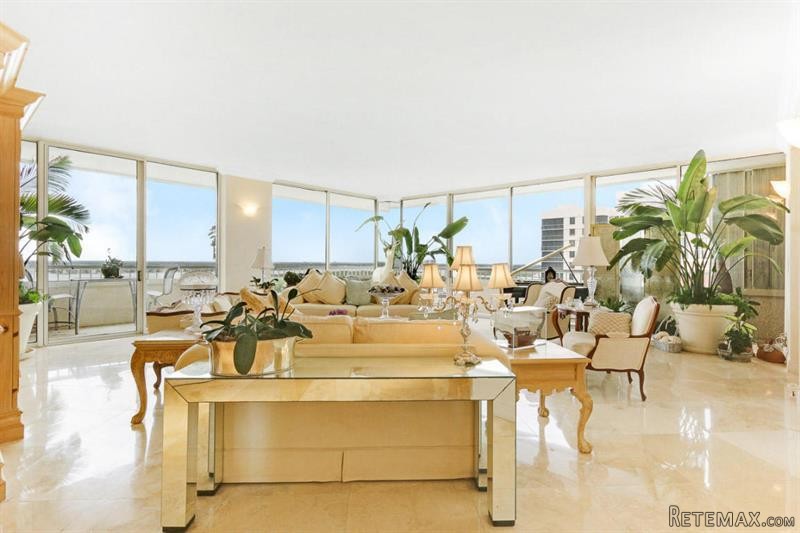 3 bedroom Residence For Sale: Singer.. - 2