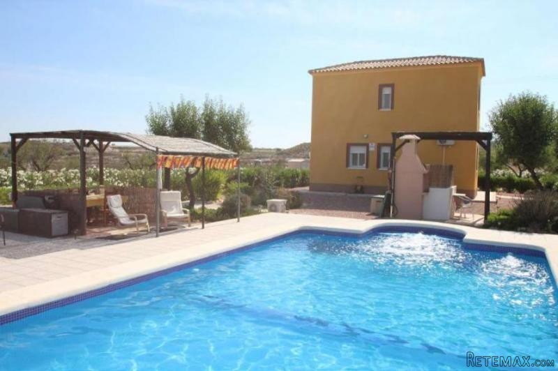 Villa with pool in tranquil setting.. - 2