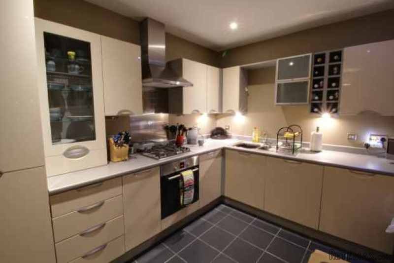 2 bedroom, Flat house for sale