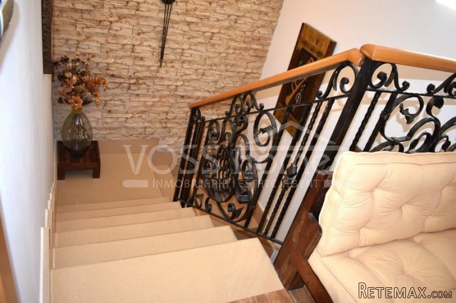 A TRULY STUNNING TOWN VILLA. The photos DONT do this.. - 11