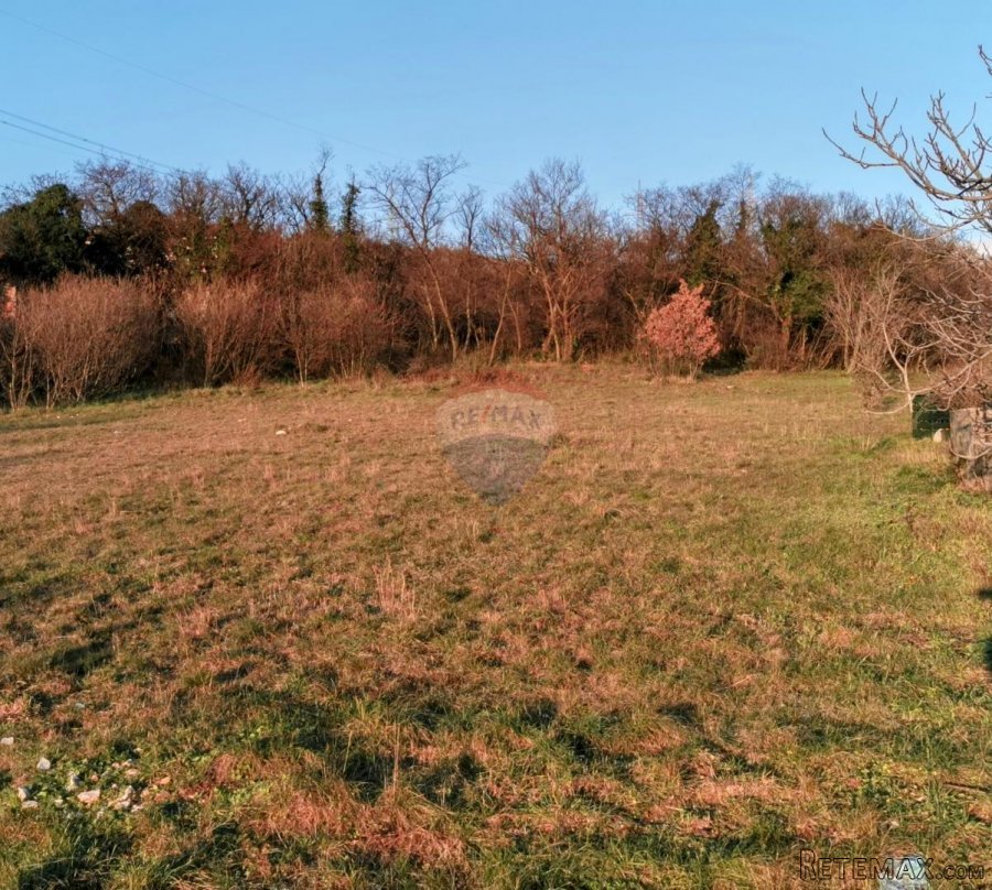 Krasica, atraktivan građevinski teren 1700m2 - 3