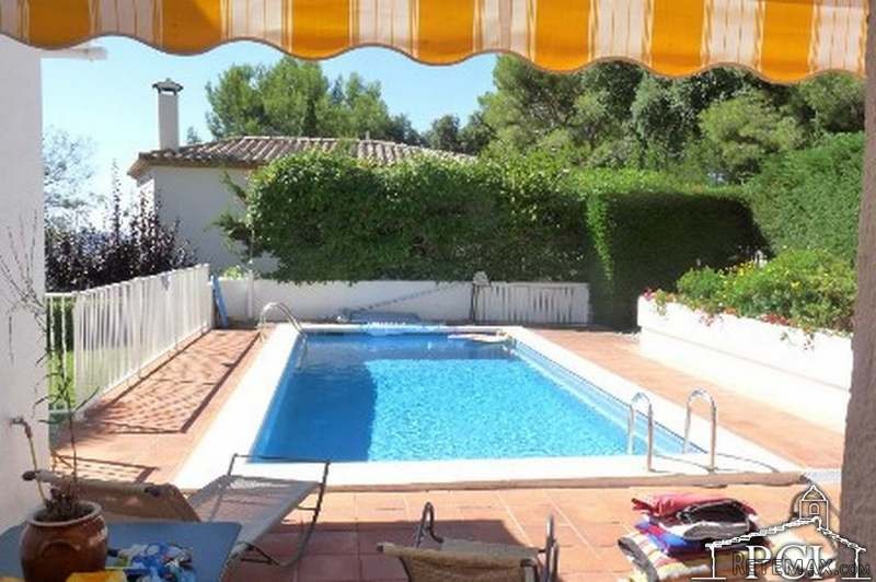 Detached house with lovely sea views.. - 2