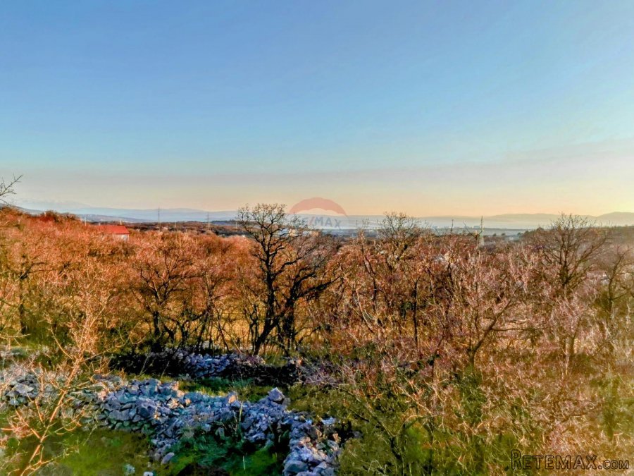 Krasica, atraktivan građevinski teren 1700m2 - 5