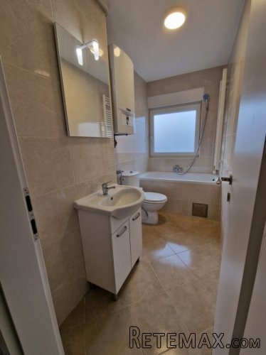 Novouređen stan, Zagreb (Sesvete-centar), 42.77 m2 - APN - 14