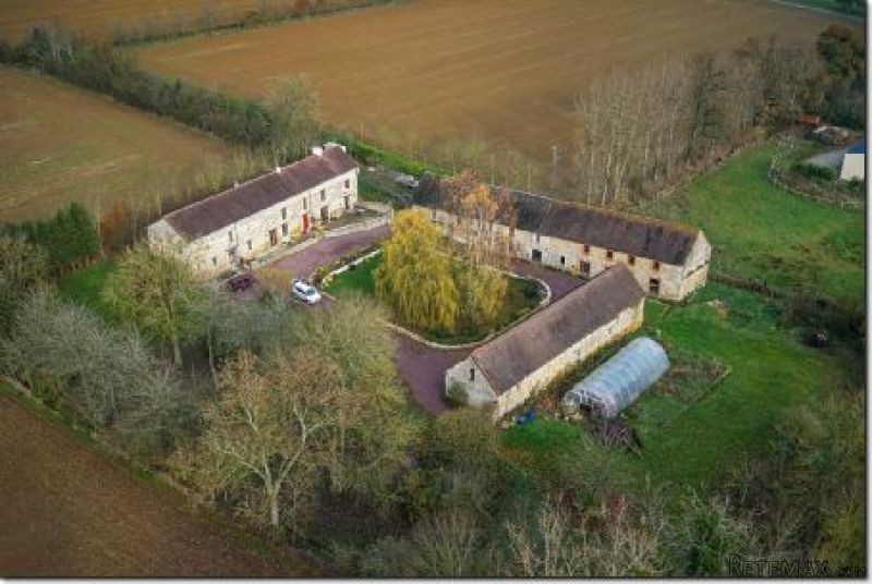 Sunning and Vast Period Property