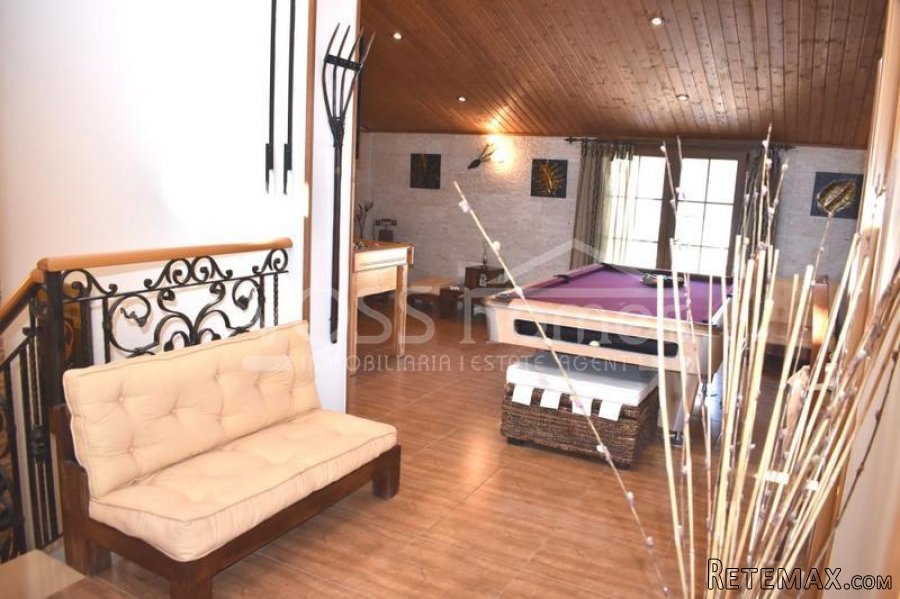A TRULY STUNNING TOWN VILLA. The photos DONT do this.. - 19