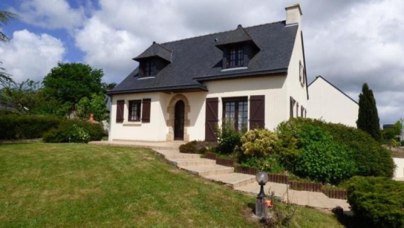 Traditional House with Nice Garden - 2