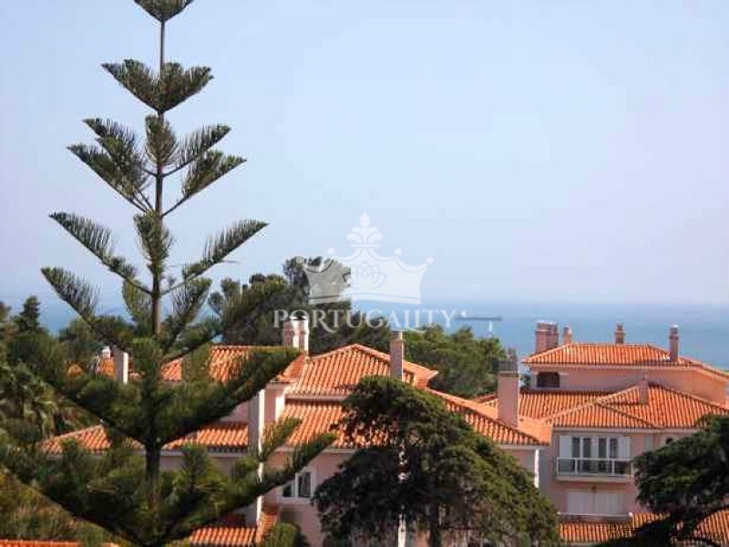 Apartment With Sea View In Cascais