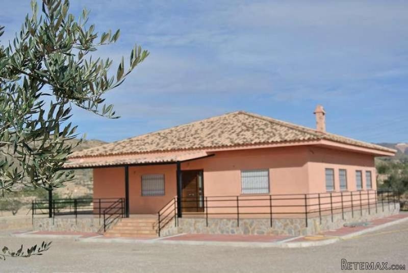Large villa with swimming pool (Ref...