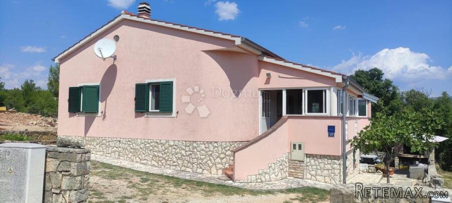 PREDIVNA KUĆA U BLIZINI MORA - 2