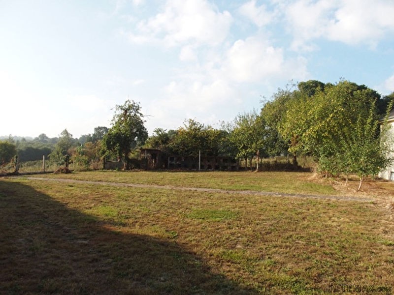 Traditional Property with Garden - 2