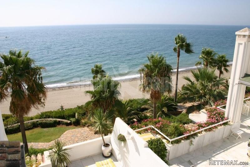 Apartment For Sale In New Golden Mile..