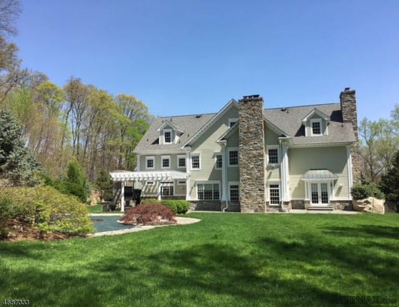 6 bedroom Detached House For Sale: 68.. - 2