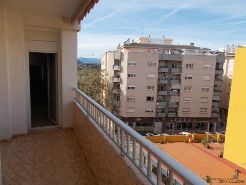 P08 Flat of 4 bedrooms for sale in Denia