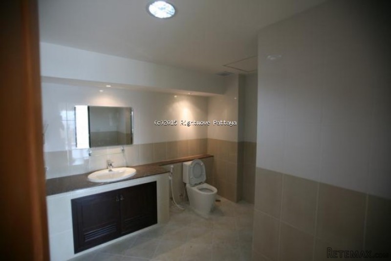 1 Bedroom Condo for sale in Pratumnak -.. - 2