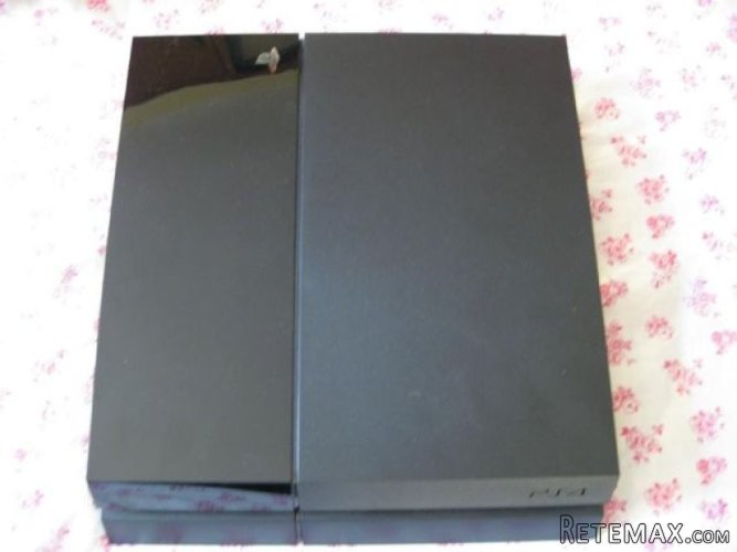 Sony PlayStation 4 (Jet Black) 500GB - 2