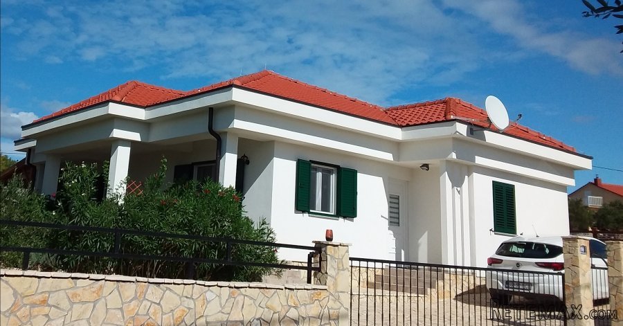 Prodajem kuću u Lunu - 2