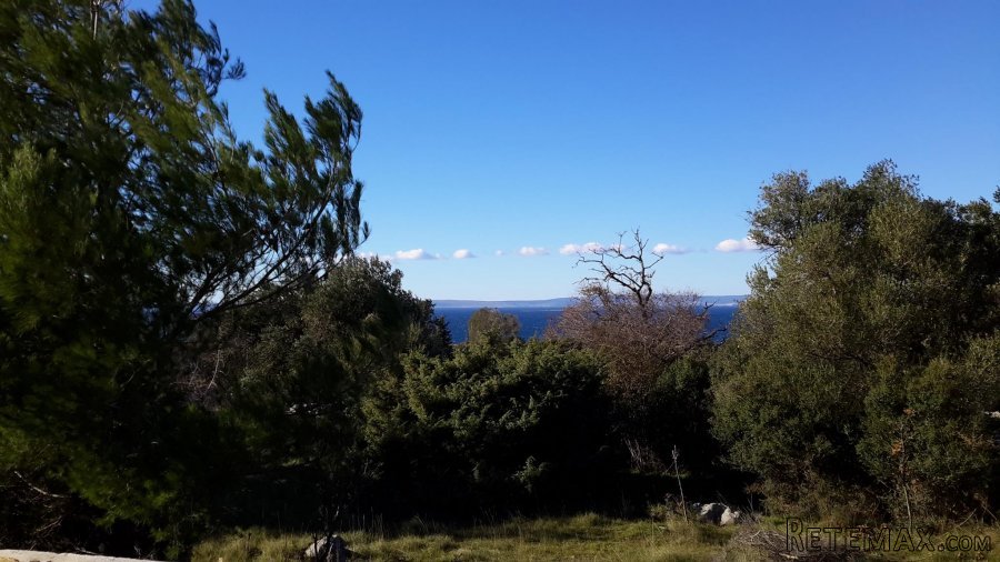 Prodajem kuću u Lunu