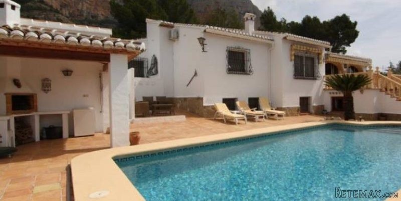 5 Bedroom 4 Bathroom Villa in Javea.