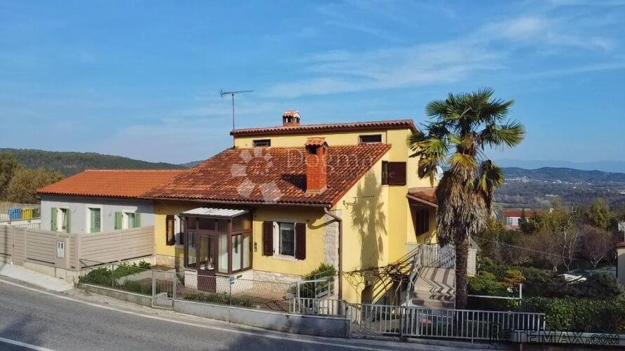 PAZIN, OBITELJSKA KUĆA U CENTRALNOJ ISTRI