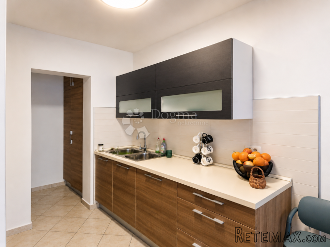 Pazin - Renoviran stan 60 m² s 2 terase |Parking - 3