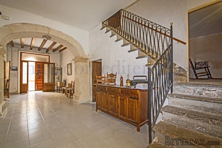 Excellent large townhouse a "Casa Señorial" to restore in.. - 5