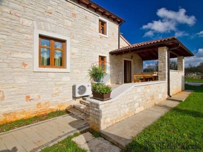 NOVA VILA S BAZENOM NA MIRNOJ LOKACIJI - 3